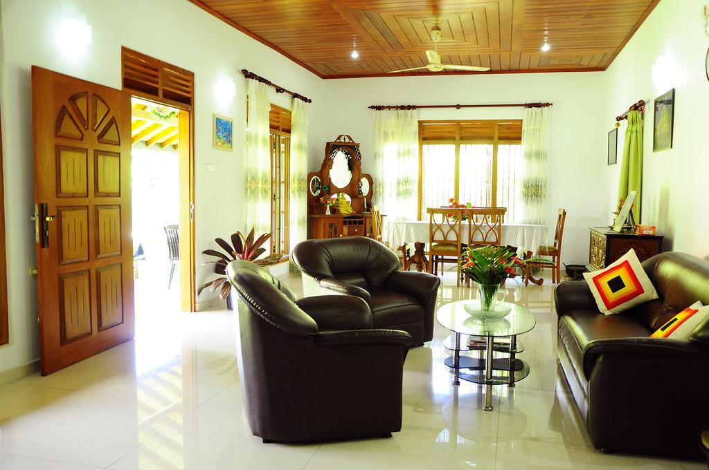 Lumbini Villa Μπεντότα Δωμάτιο φωτογραφία
